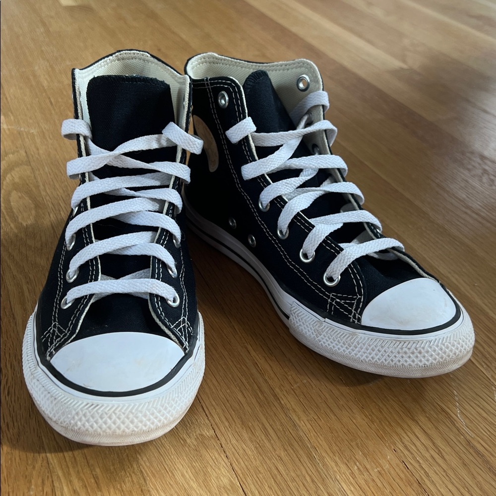 Converse Kids Black High-Tops Size 3 Youth